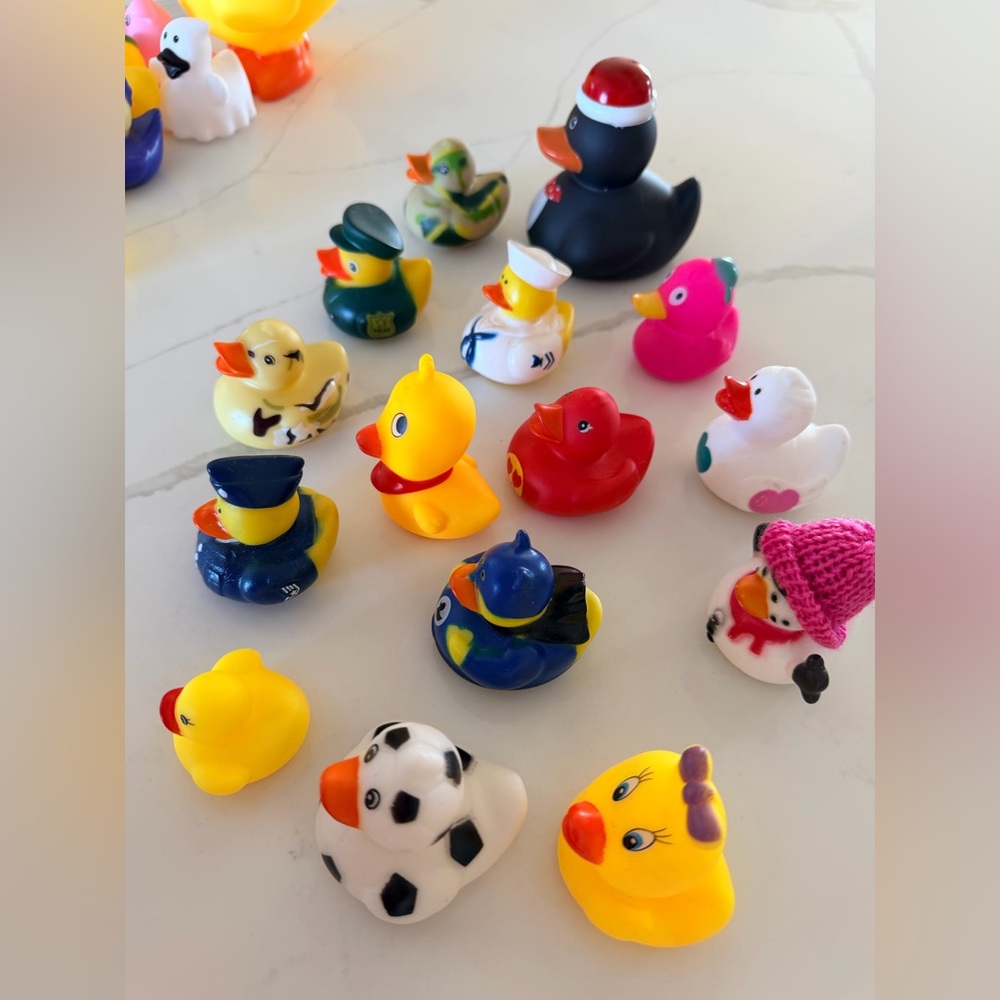 Colorful Rubber Ducks Various Sizes - Picture 12 of 12